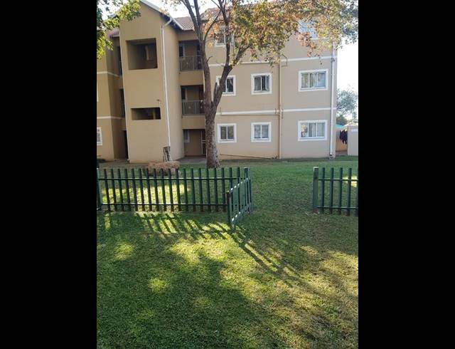 2 BEDROOM TOWNHOUSE FOR SALE IN PARKDENE